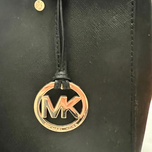 Michael Kors Sutton Satchel Saffiano Leather - Black - Picture 6 of 11